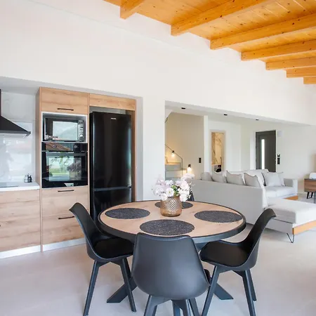 Pietra Di Mare * Geni (Lefkada)